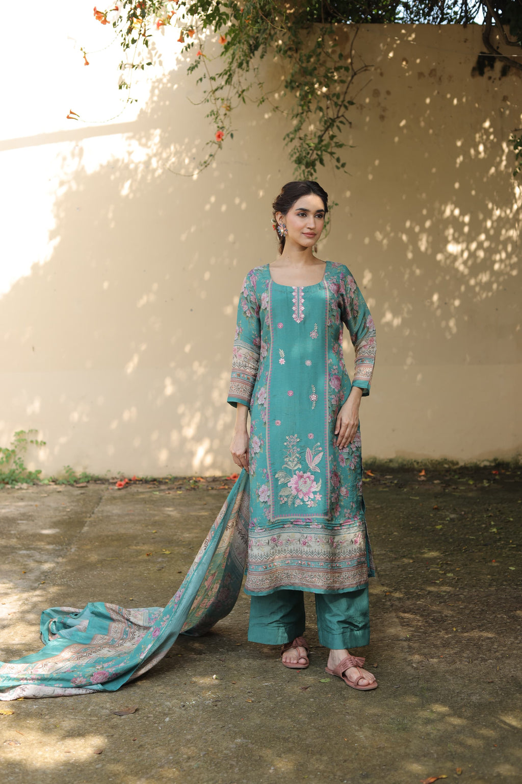 Pari stitched suit