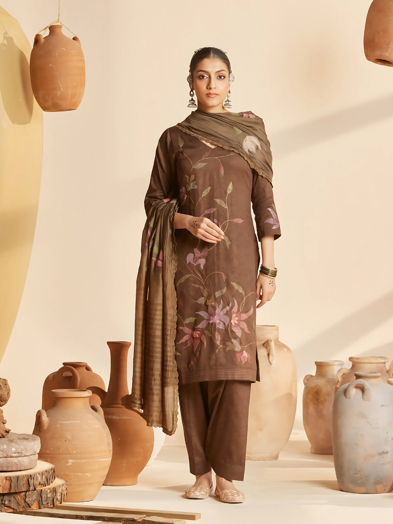 Sufiara  Unstitched suit